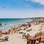 3 Bedroom Duplex Cabo Roig Hébergement de vacances *