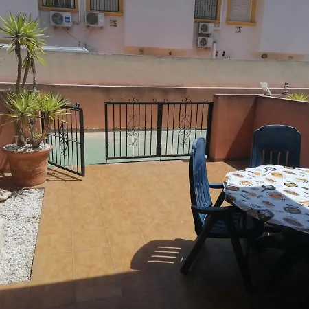 3 Bedroom Duplex Cabo Roig بيت للعطل أوريويلا