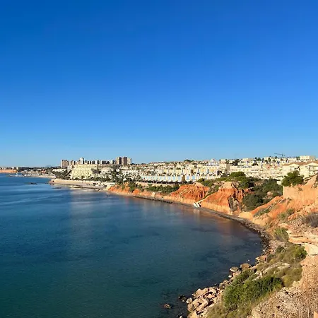 3 Bedroom Duplex Cabo Roig بيت للعطل