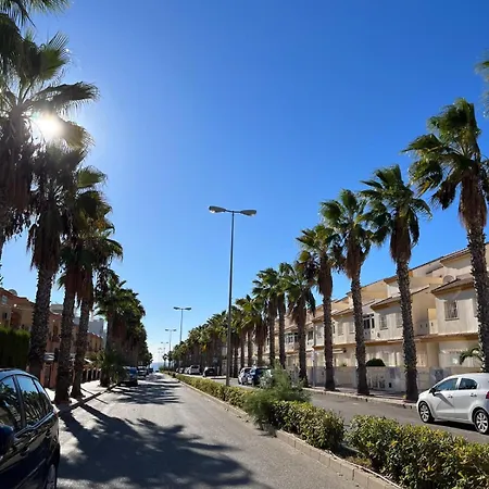 بيت للعطل 3 Bedroom Duplex Cabo Roig أوريويلا